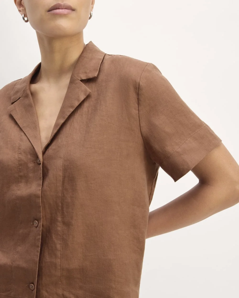 The Notch Shirt in Linen | Carob Brown (2)