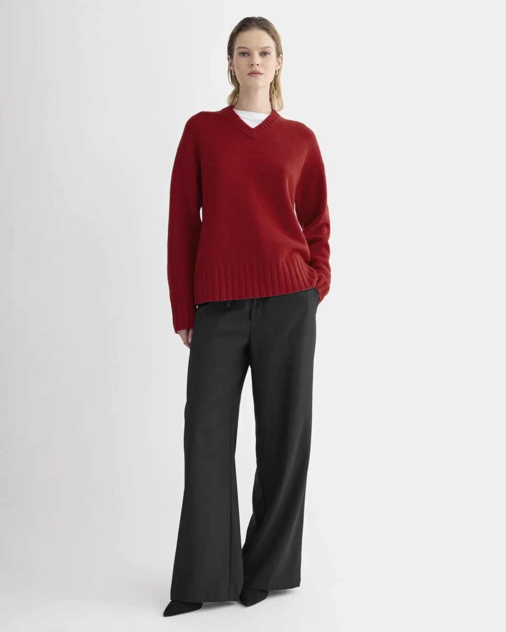 V-Neck Sweater in Extrafine Luxe Merino | Berry Red (3)
