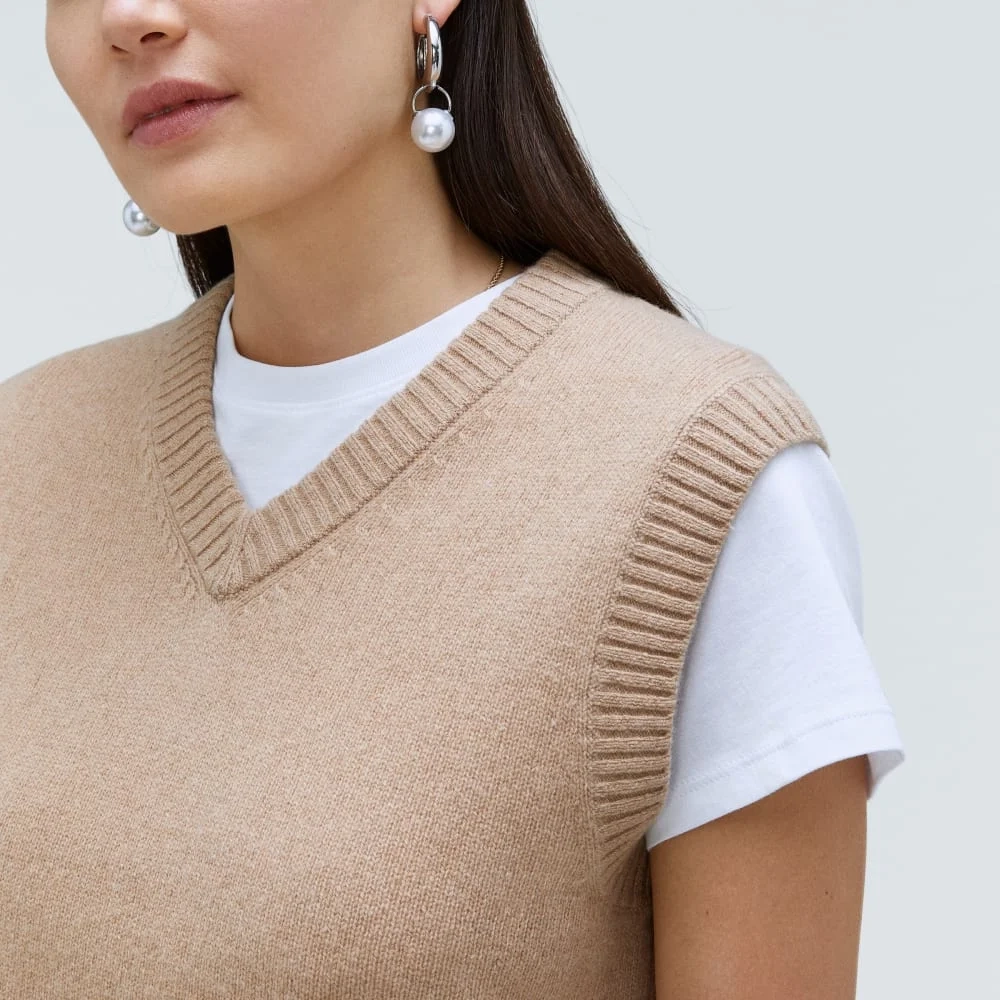 The Cashmere Vest | Light Camel (3)