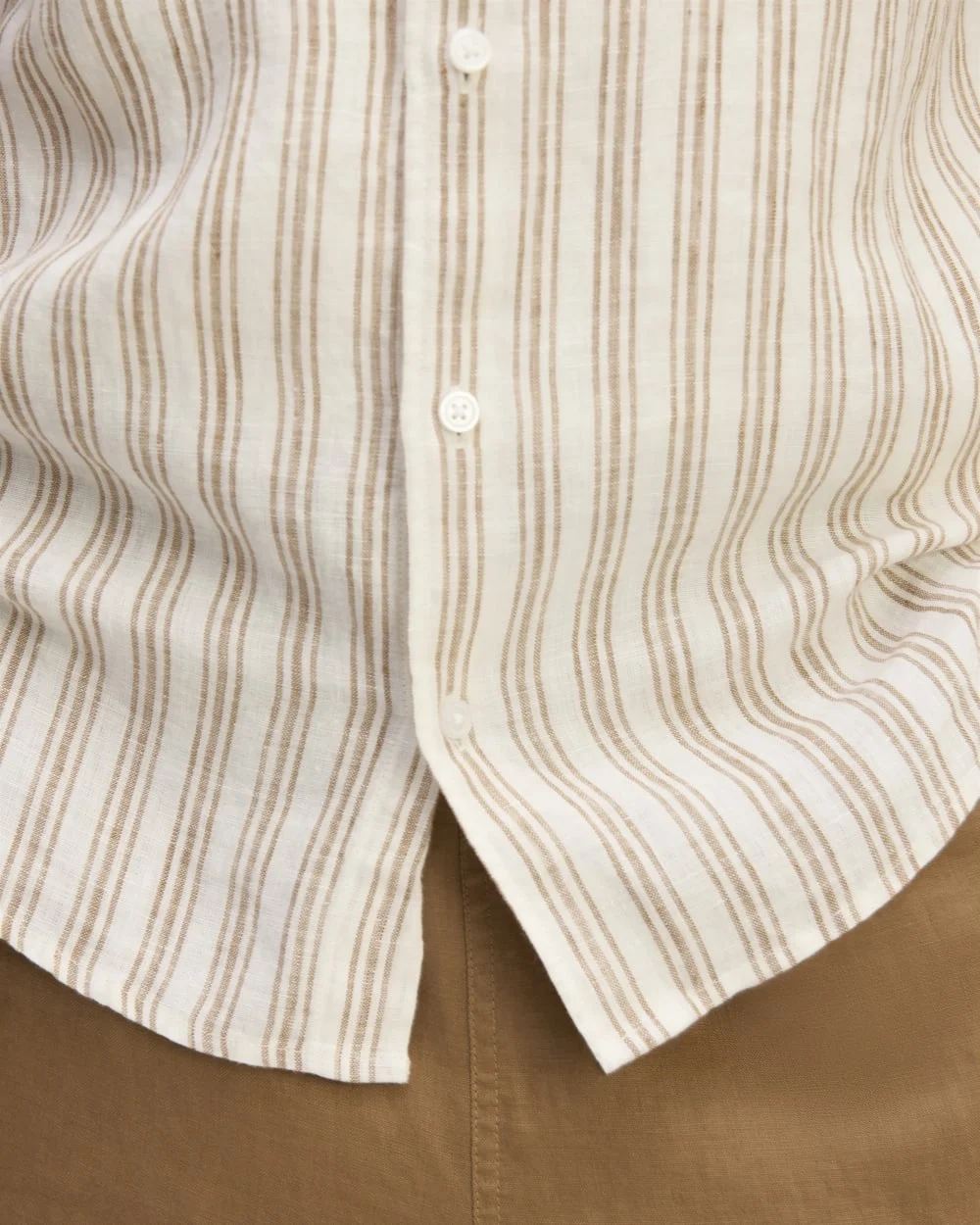The Classic Short-Sleeve Shirt in Linen | Bone / Toasted Coconut (3)
