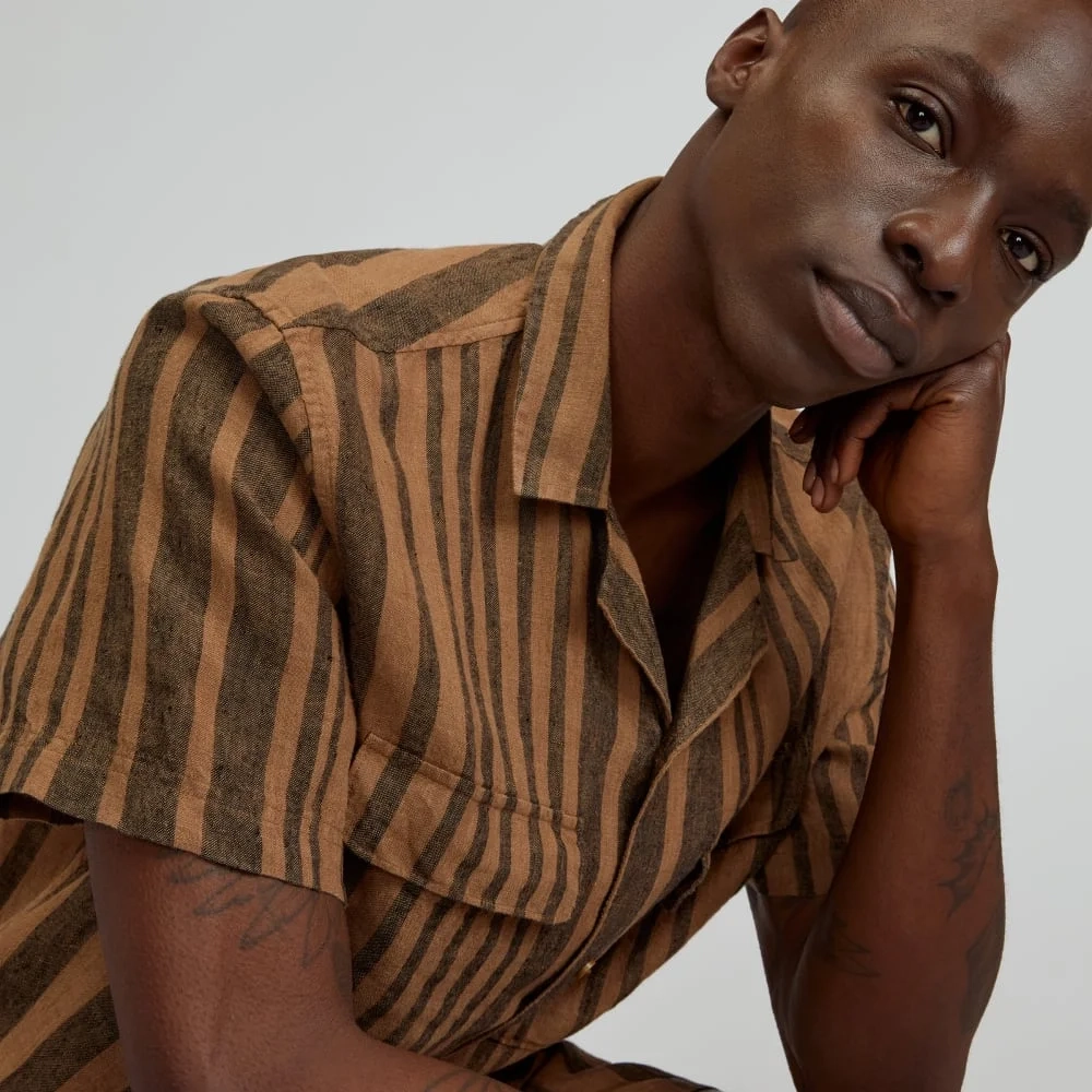 The Resort Shirt in Linen | Toasted Coconut / Black (4)