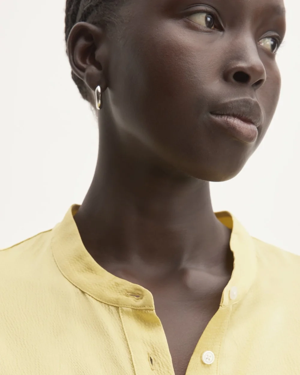 The Hammered Satin Popover Shirt | Raffia (3)