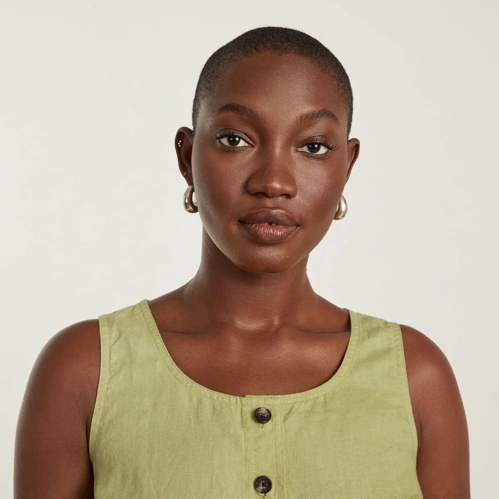 The Linen Button-Front Crop Tank | Leek (4)