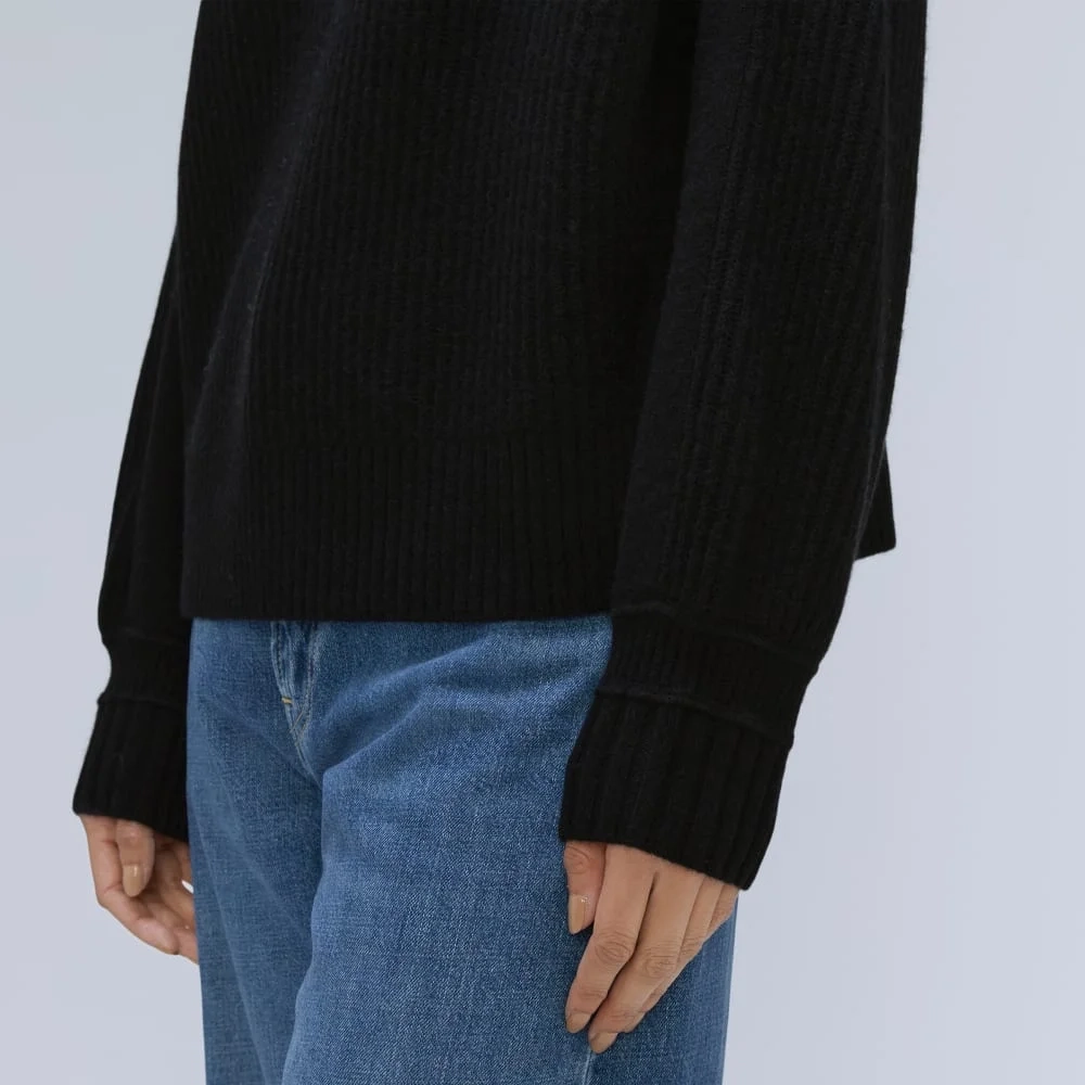 The Cashmere Ribbed Turtleneck | Black (3)