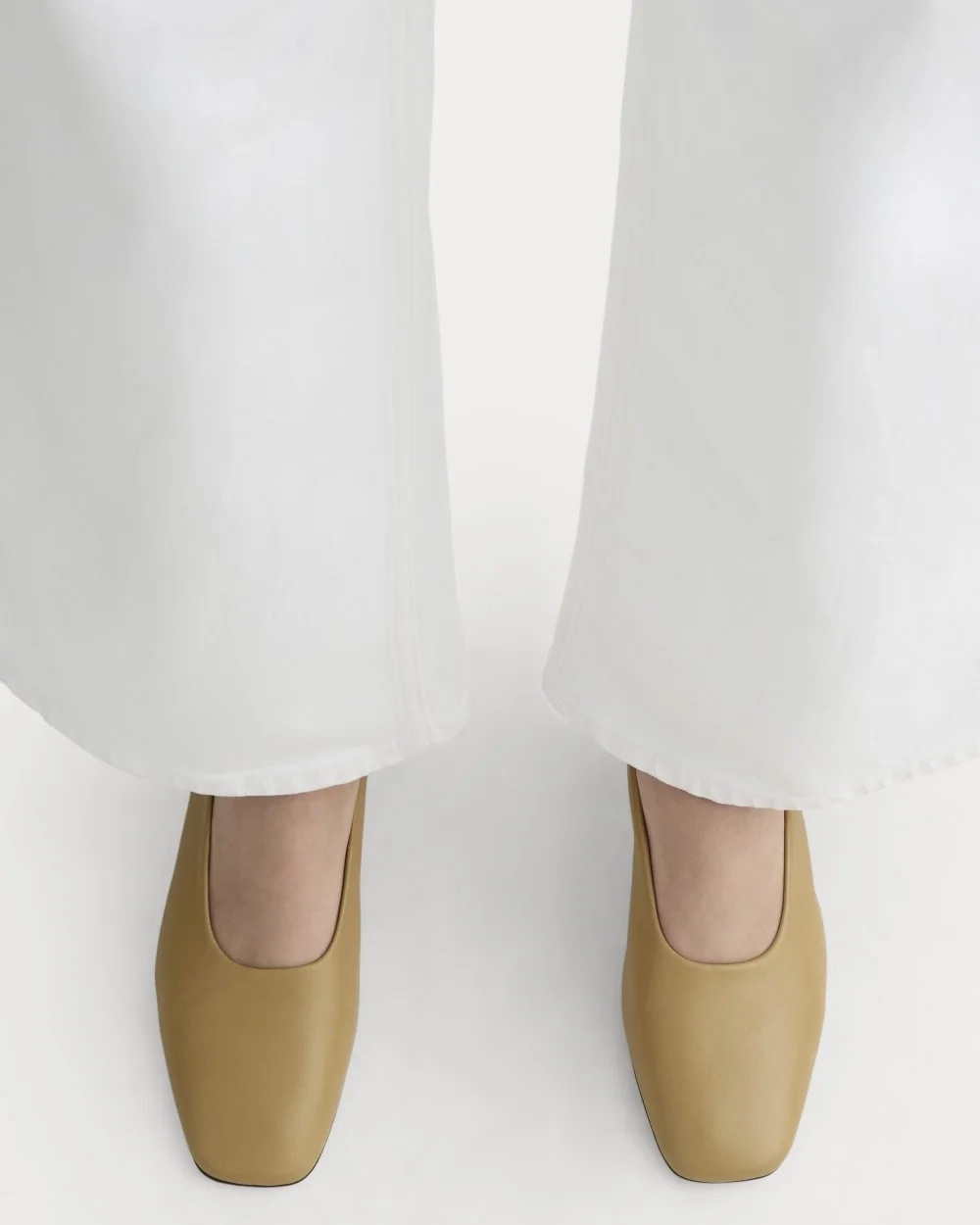 The Gallery Pump | Light Taupe (3)