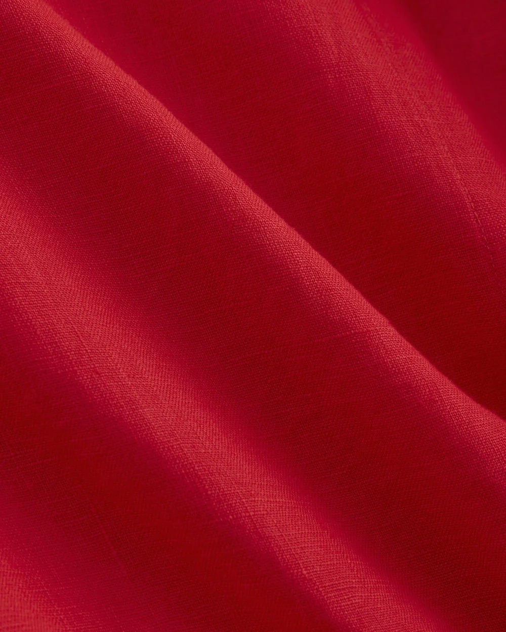 The Notch Shirt in Linen | Classic Red (3)