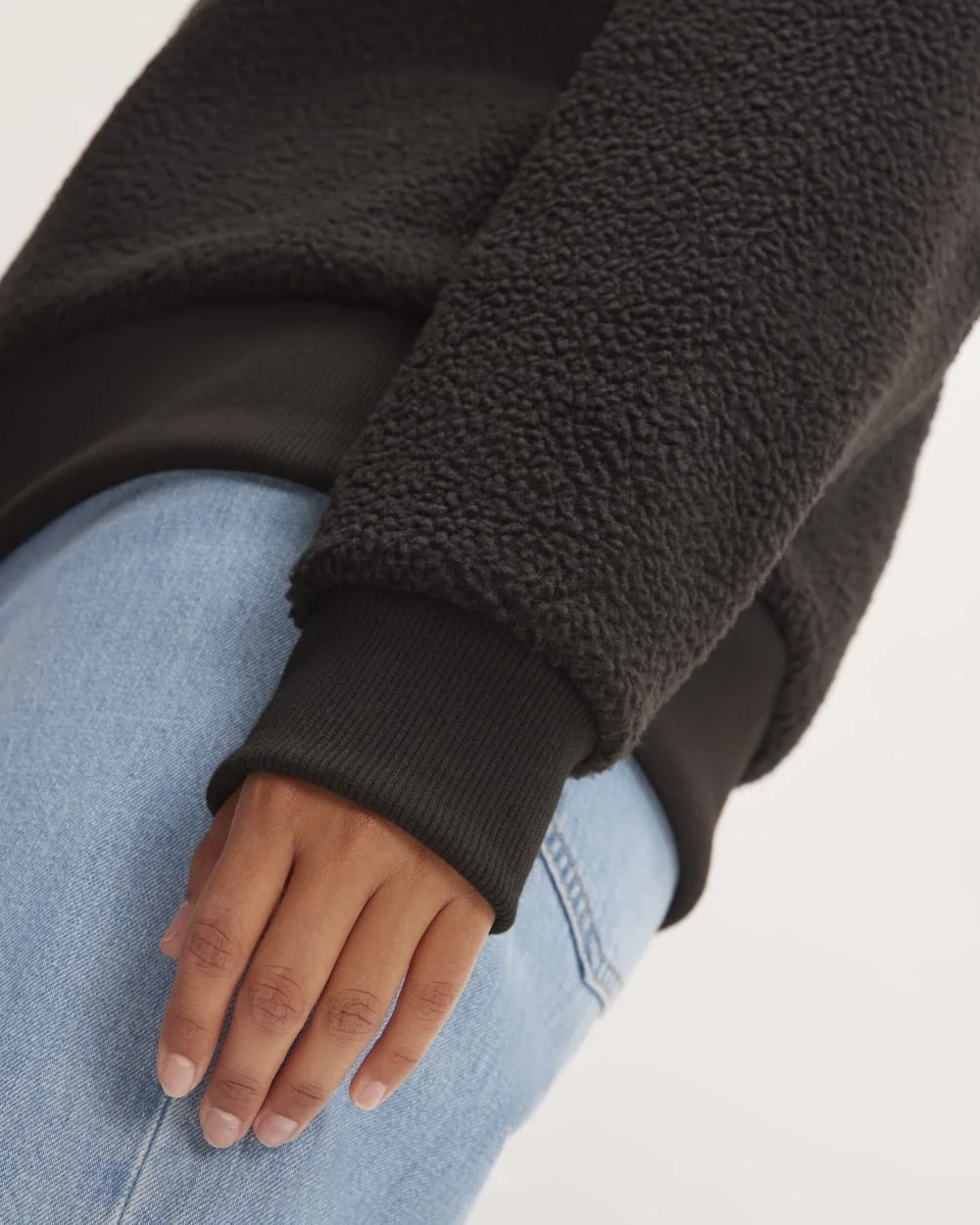 The ReNew Fleece Oversized Crew | Black (3)