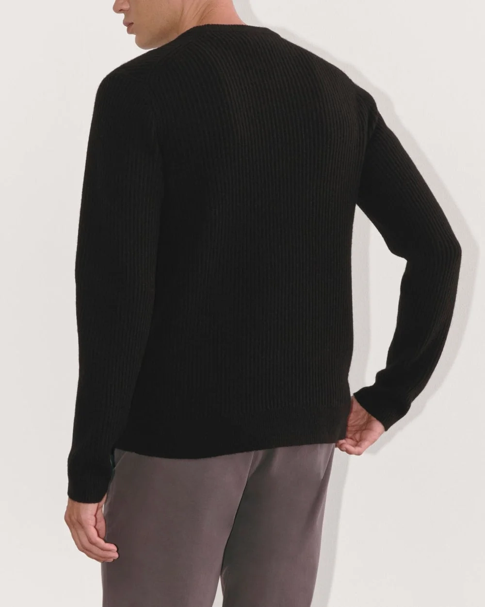 The Fisherman Crew in Wool Cashmere | Black (5)