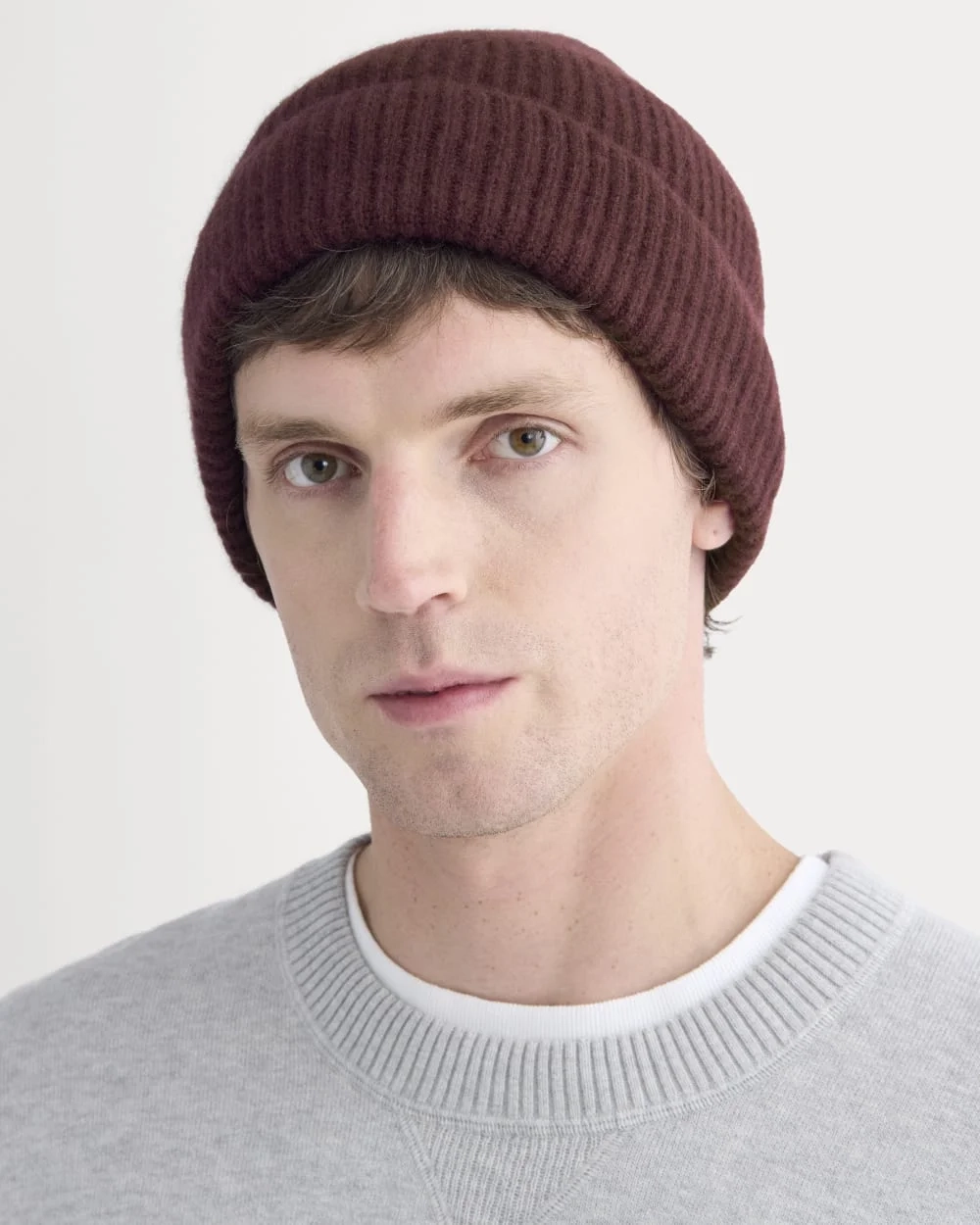 The Cashmere Ribbed Beanie | Wine (3)