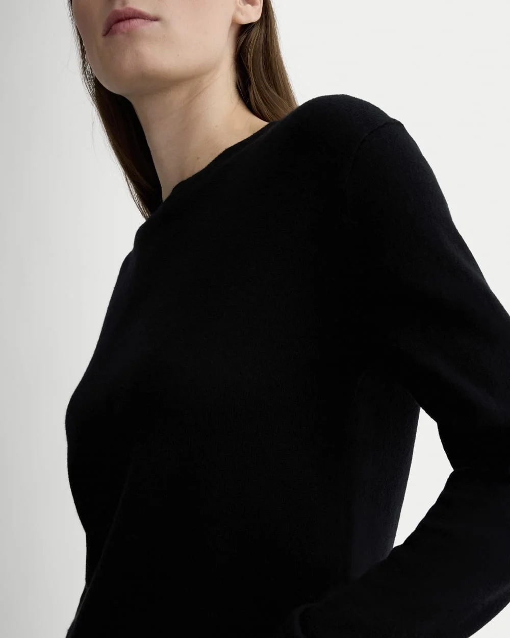The Classic Crew in Cashmere | Black (2)