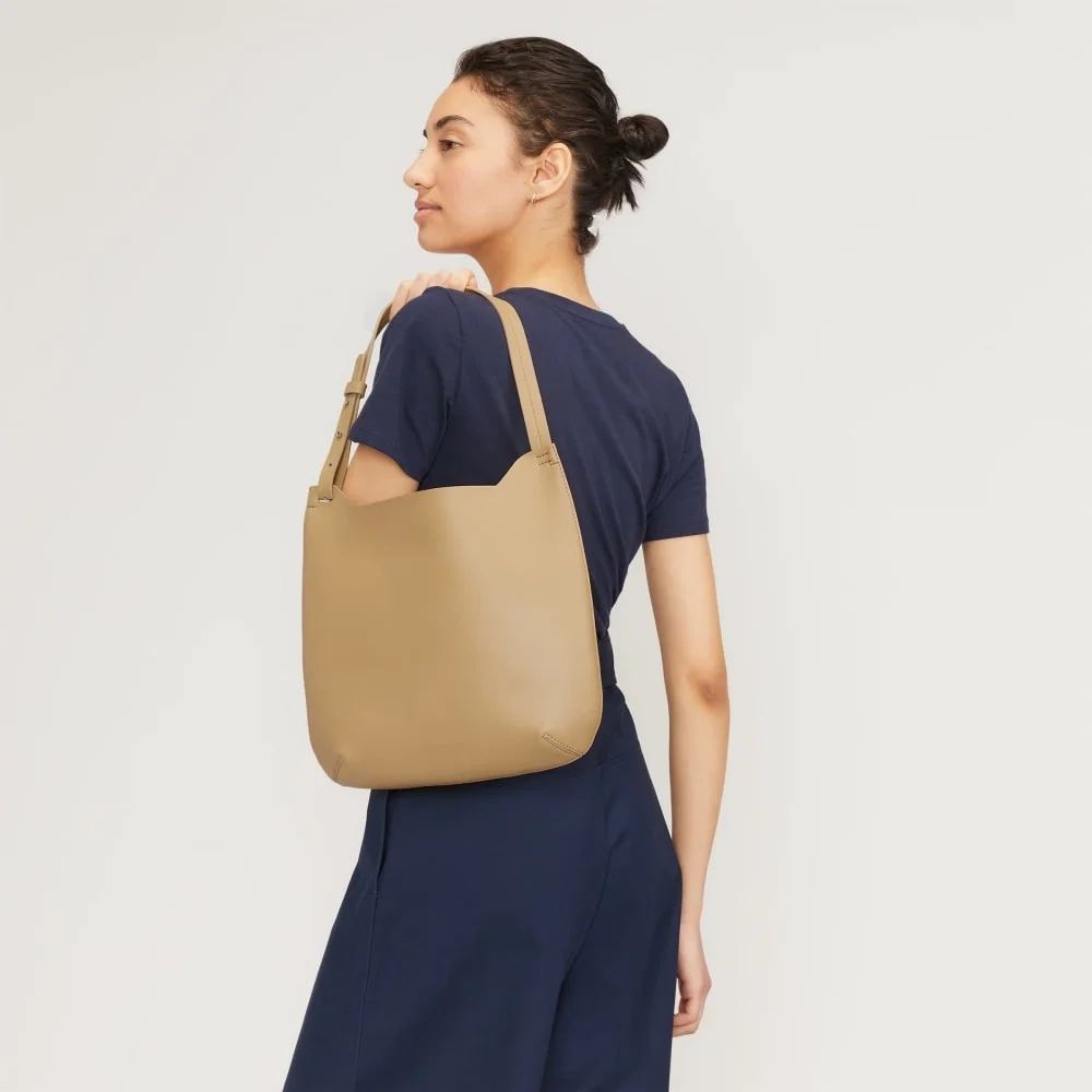 The Cactus Leather Hobo | Cashew (4)