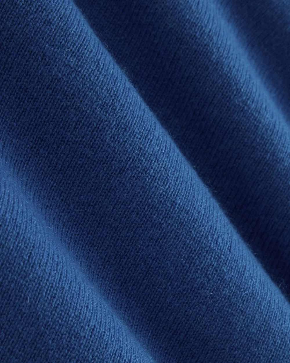 The Classic V in Cashmere | Classic Blue (3)