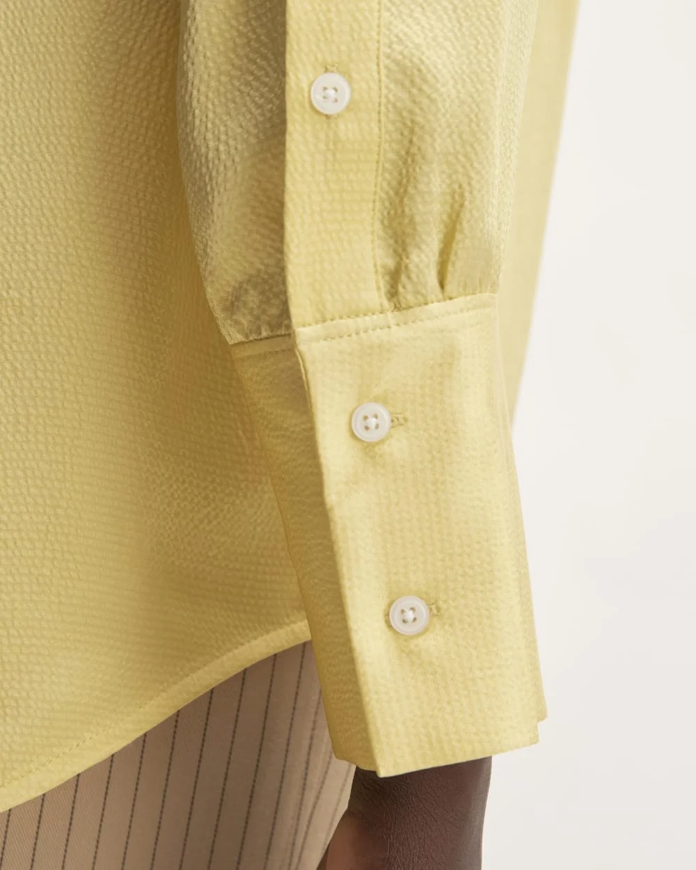 The Hammered Satin Popover Shirt | Raffia (4)