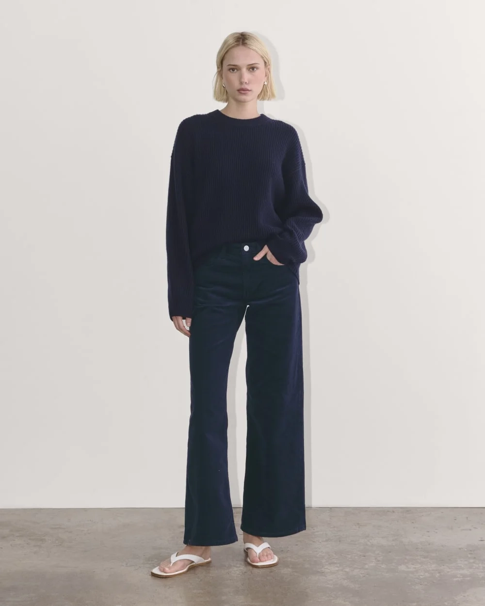 The Cocoon Crew in Wool Cashmere | Navy (3)