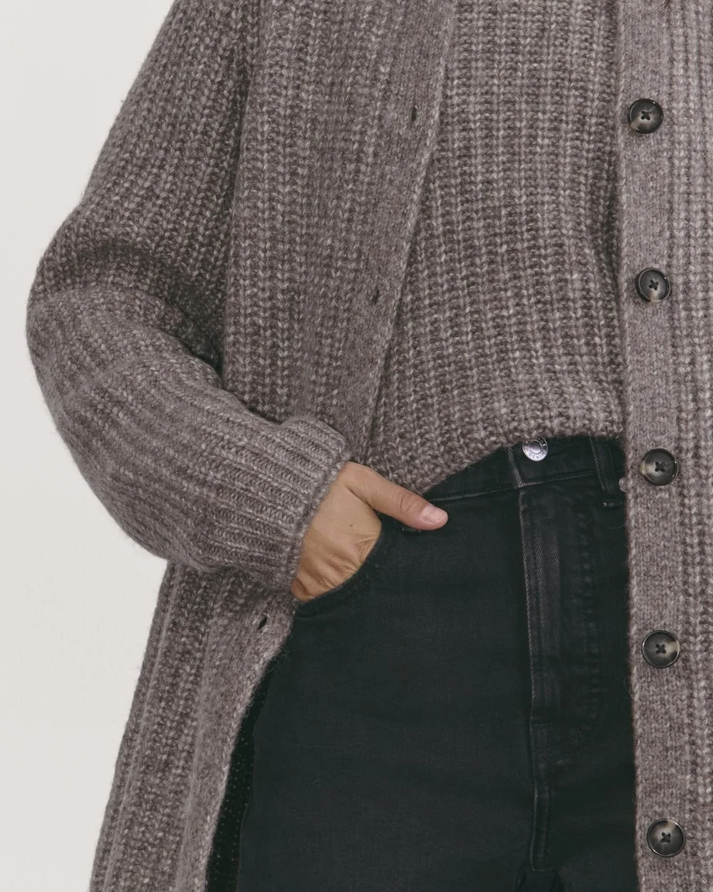 The Fisherman Cardigan in Cloud | Taupe Melange (2)