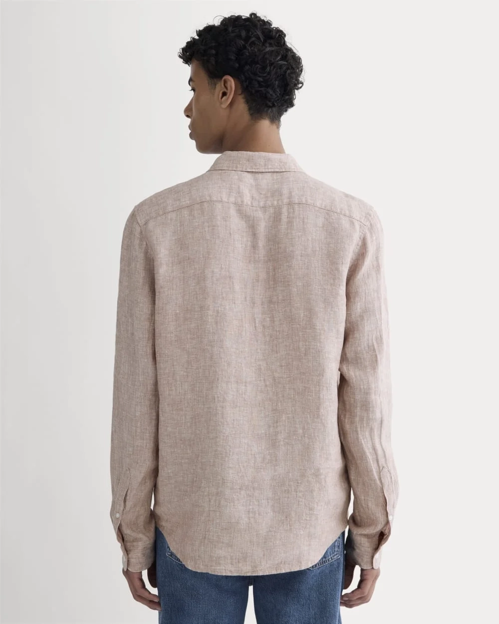 The Classic Shirt in Linen | Burlwood Chambray (3)