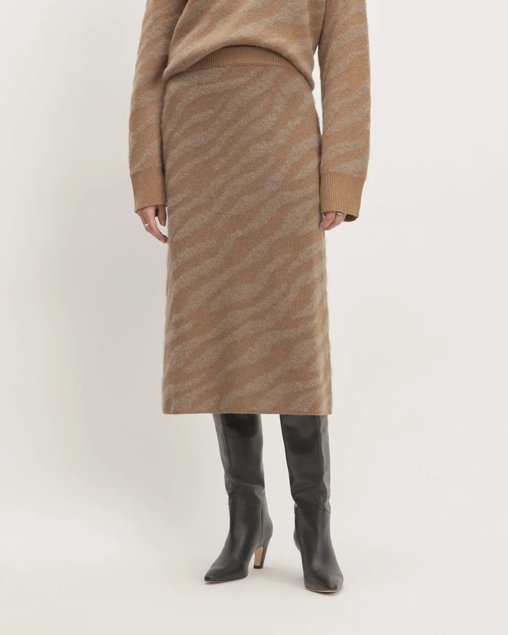 The Alpaca Tiger Jacquard Skirt | Camel / Medium Brown (3)