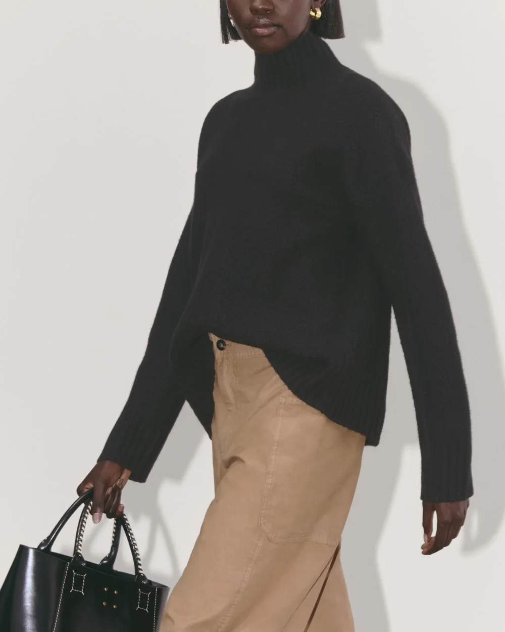 The Honeycomb Funnel Neck in Wool Cashmere | Black (4)