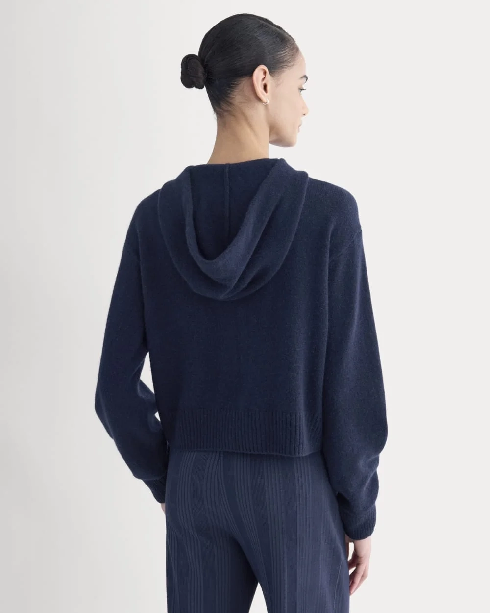 Full-Zip Hoodie in Wool Cashmere | Navy (2)