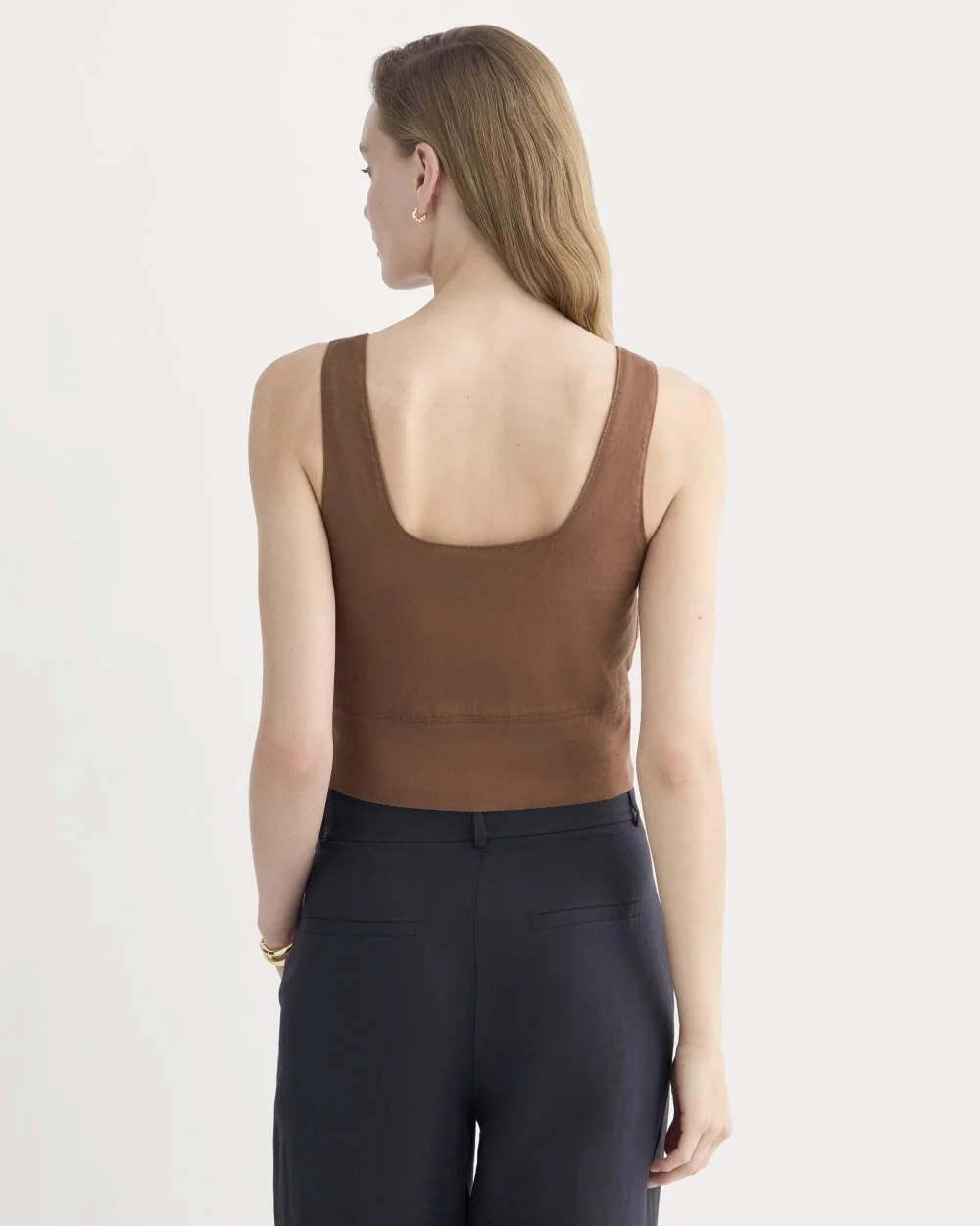 The Square Tank in Stretch Linen | Cedarwood (4)