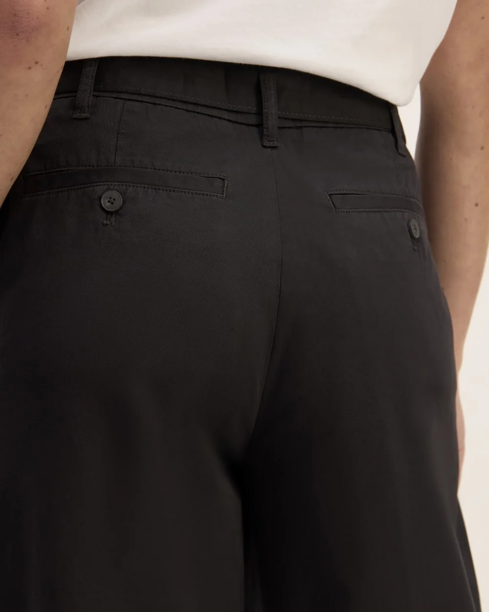 The Pleated Wide-Leg Chino | Black (3)