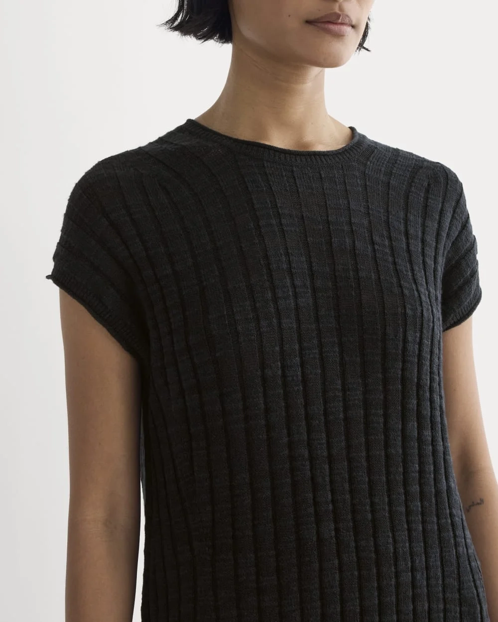 The Column Dress in Cotton Linen | Black (4)