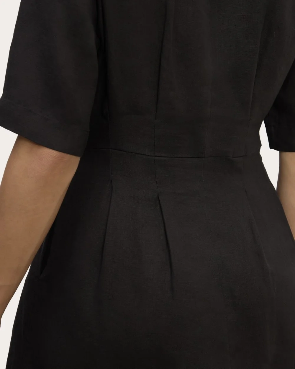 The Frolic Dress in Linen | Black (2)