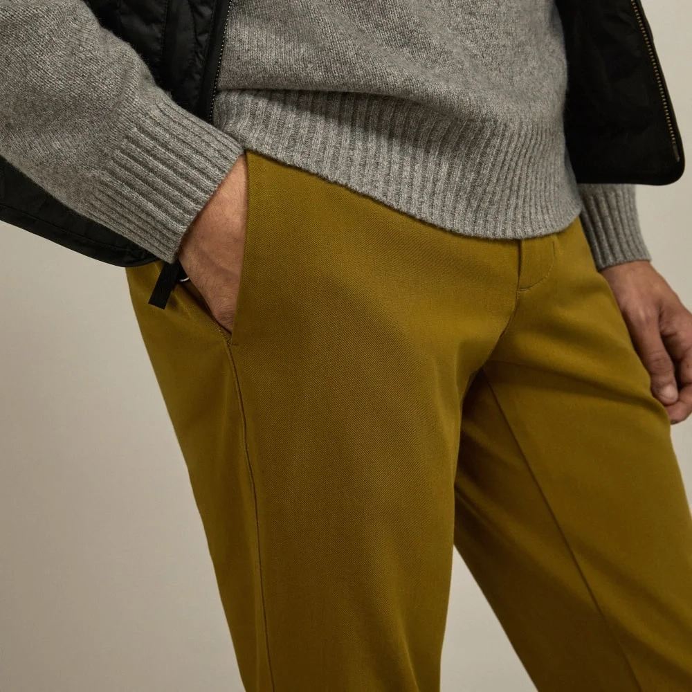 The Performance Chino | Uniform | Olive  | Slim (4)