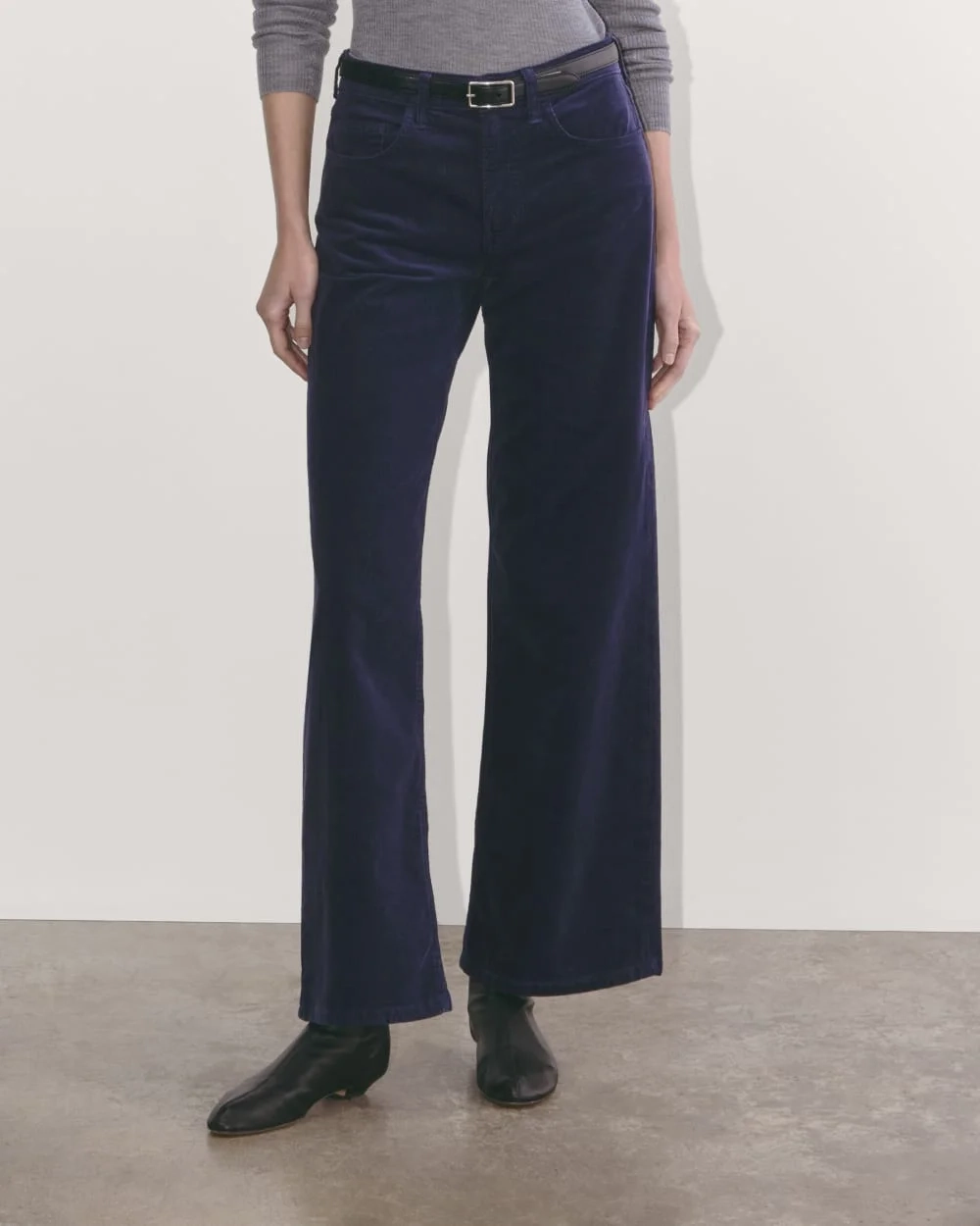 The Mid-Way Pant in Corduroy | Navy (2)