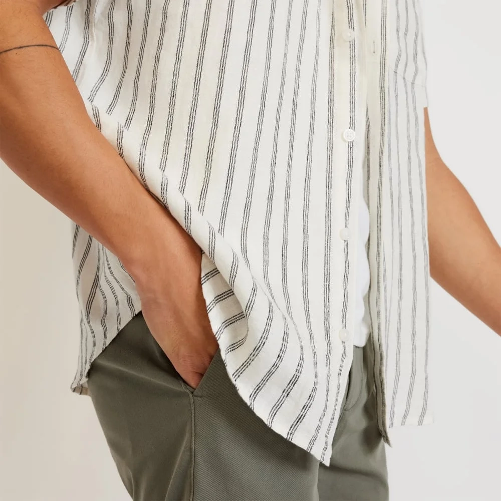 The Classic Short-Sleeve Shirt in Linen | Black / Canvas Tan (2)