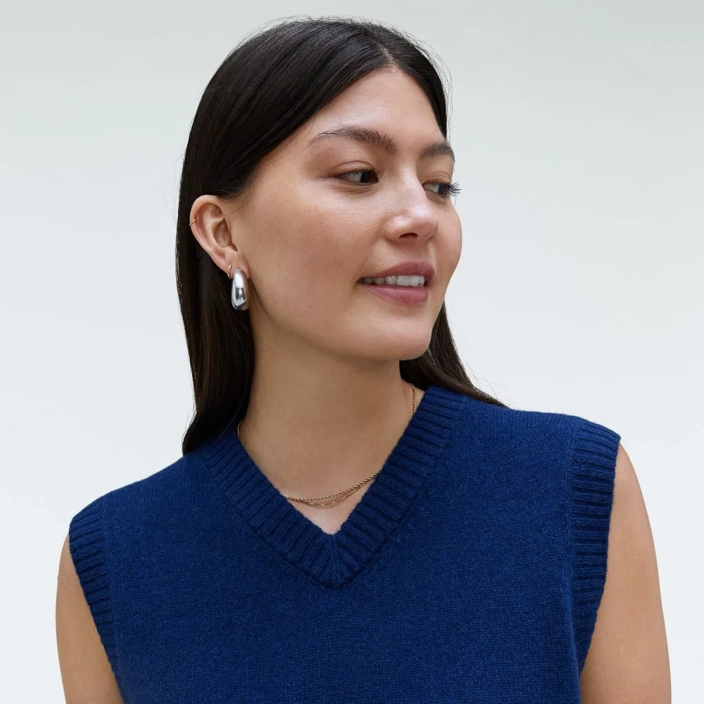 The Cashmere Vest | Bright Navy (4)