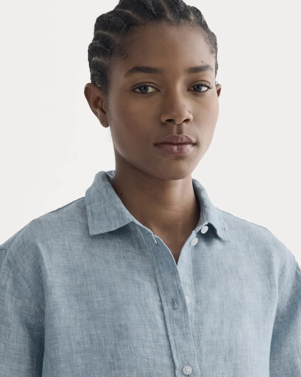 The Must-Have Shirt in Linen | Chambray (2)