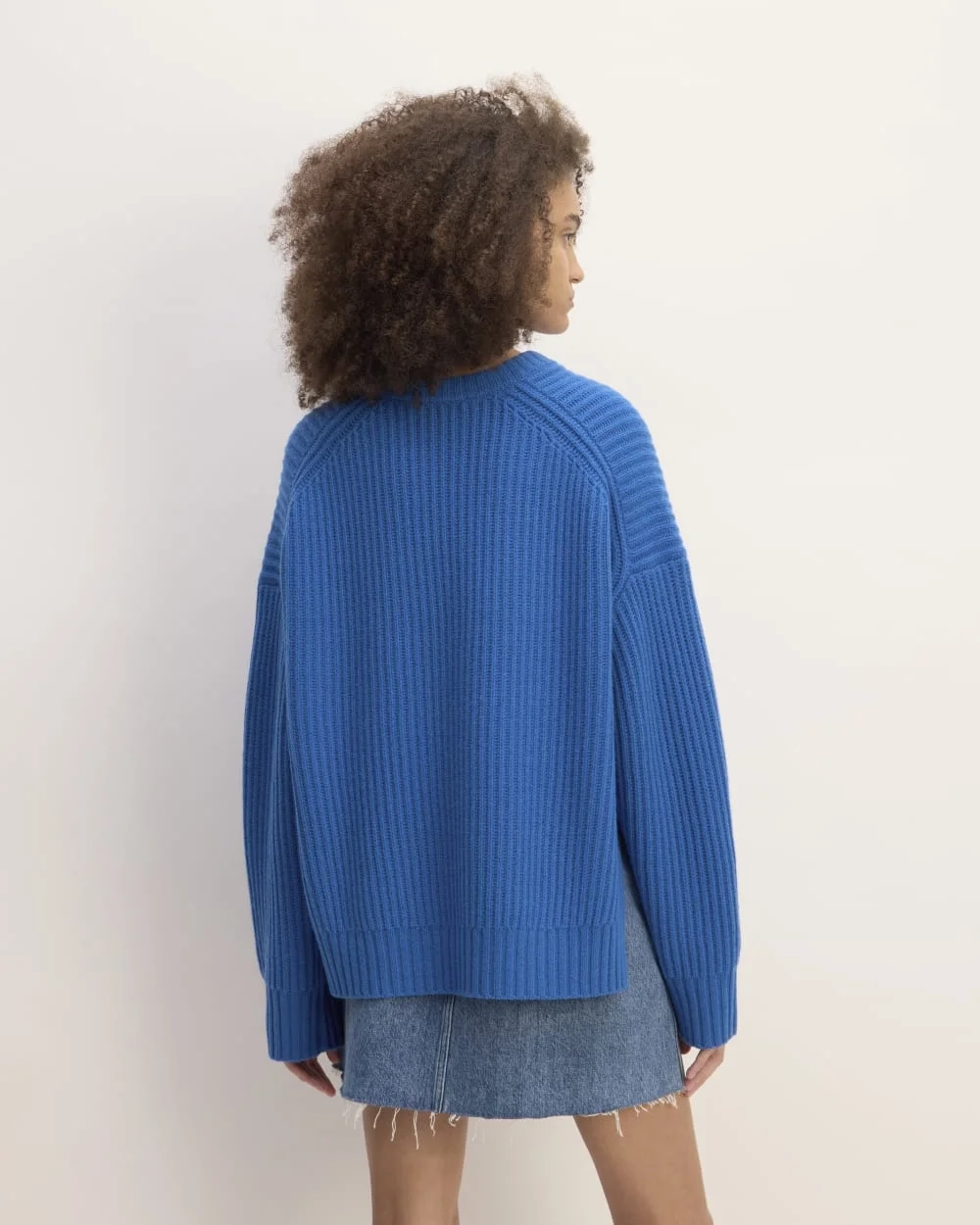 The Everlane x Marques' Almeida Oversized Cashmere Crew | Lapis Blue (5)