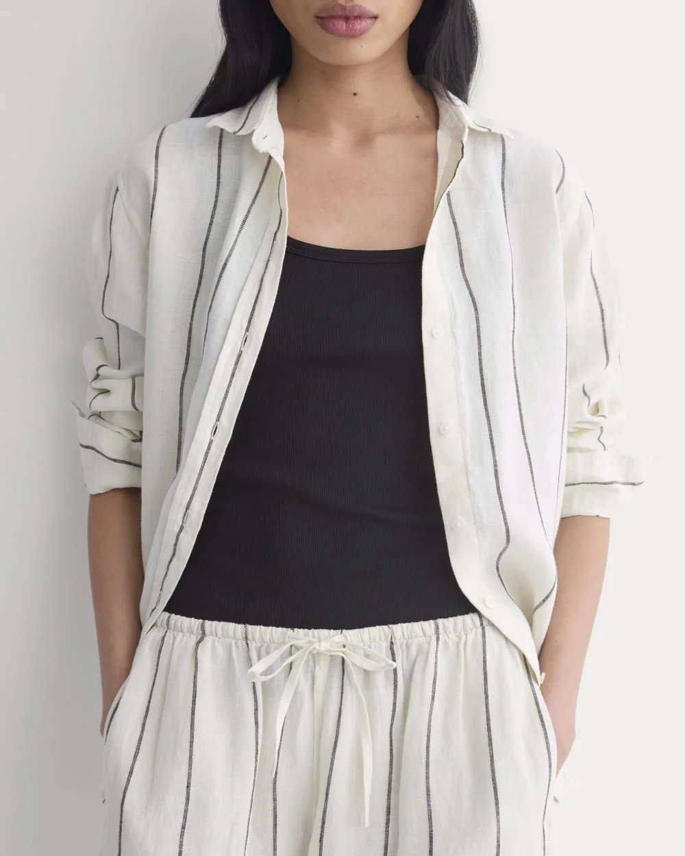 The Drawstring Pant in Linen | Gardenia/Meteorite (3)