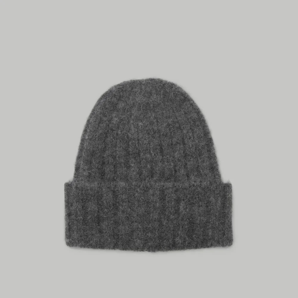 The Alpaca Beanie | Dark Charcoal (2)