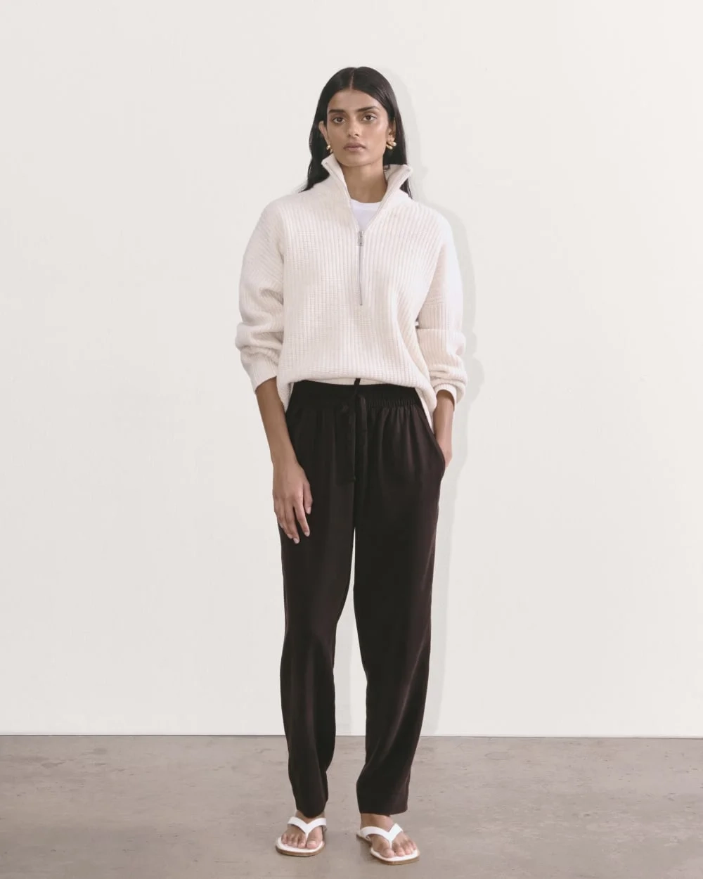 The Tapered Pant in Butterlite | Black (4)