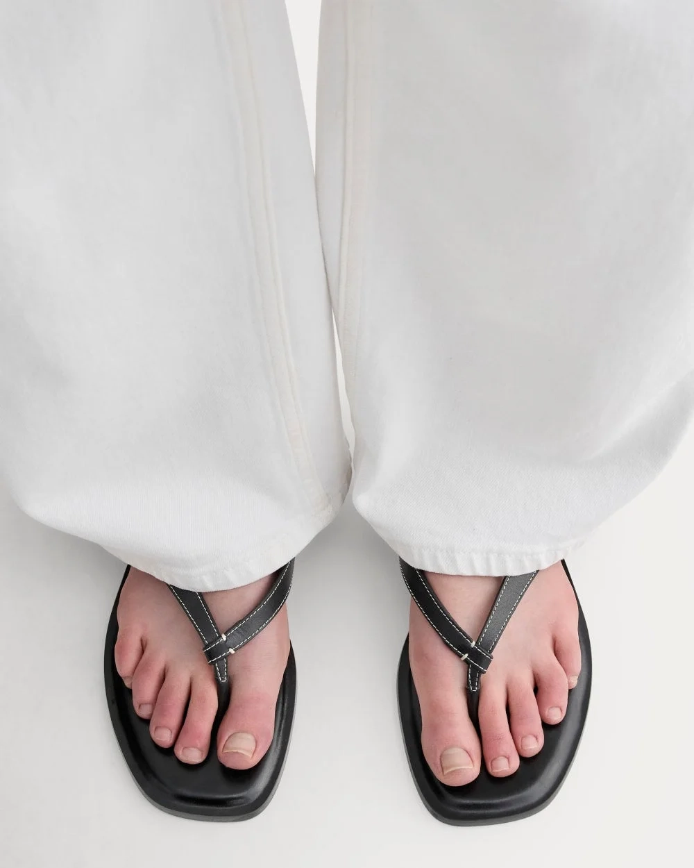 The Leather Flip Flop |  Black (4)
