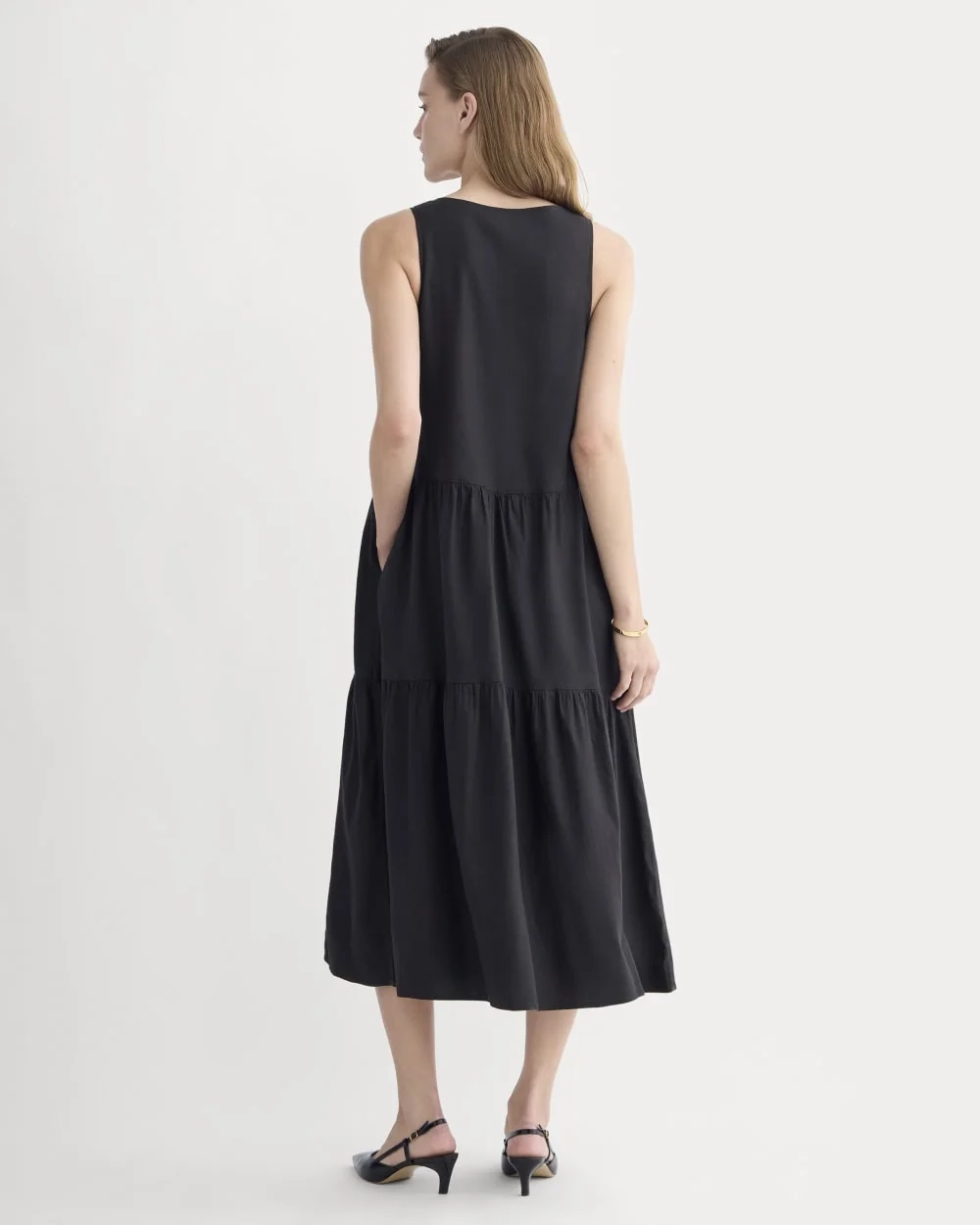 The Tiered Dress in Stretch Linen | Black (5)