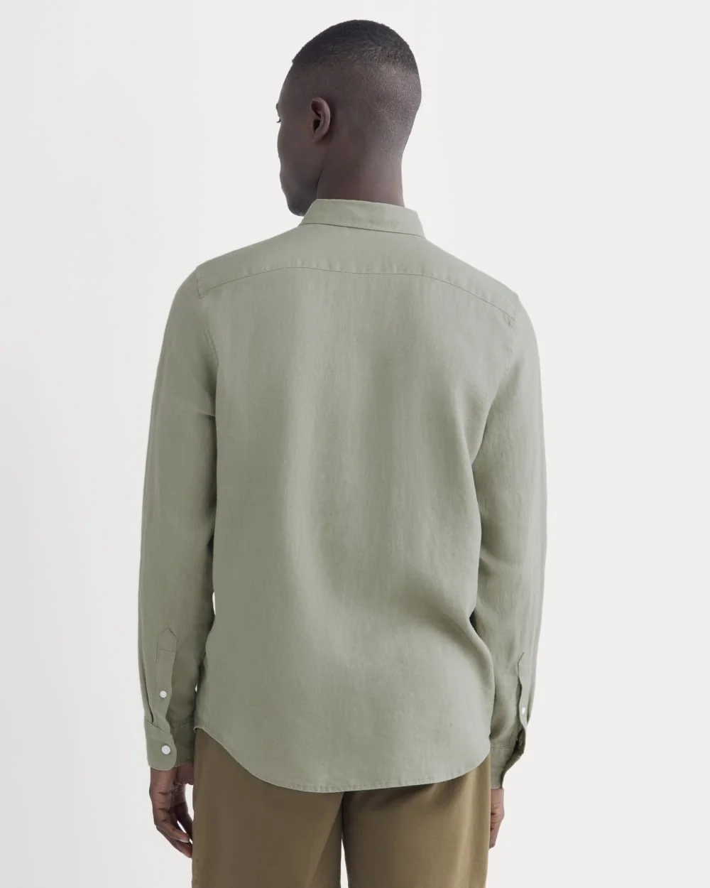 The Classic Shirt in Linen | Sage Green (3)
