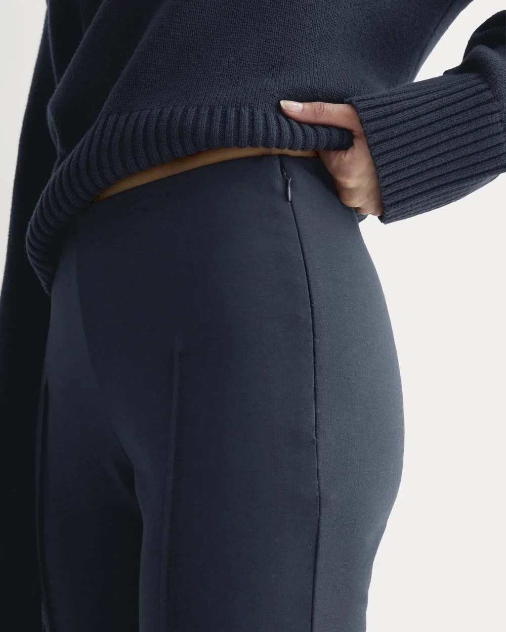 The Dream Kick Flare Pant | Navy (3)