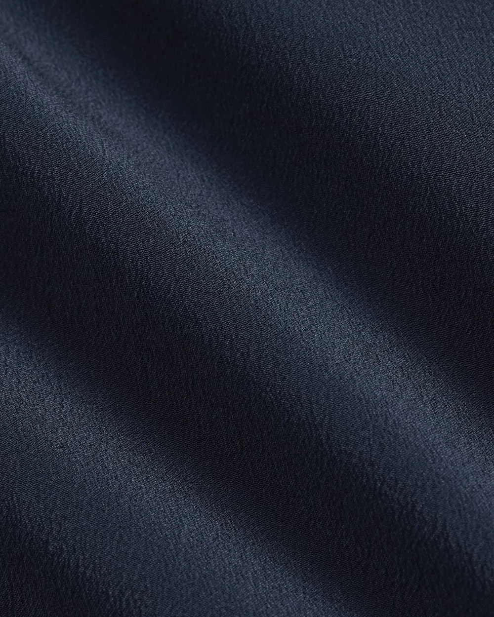The Notch Shirt in Washable Silk | Navy (2)