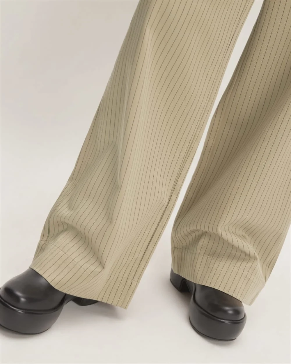 The Draper Pleated Pant in Buttersmooth | Cornstalk / Black | 30" Inseam (2)