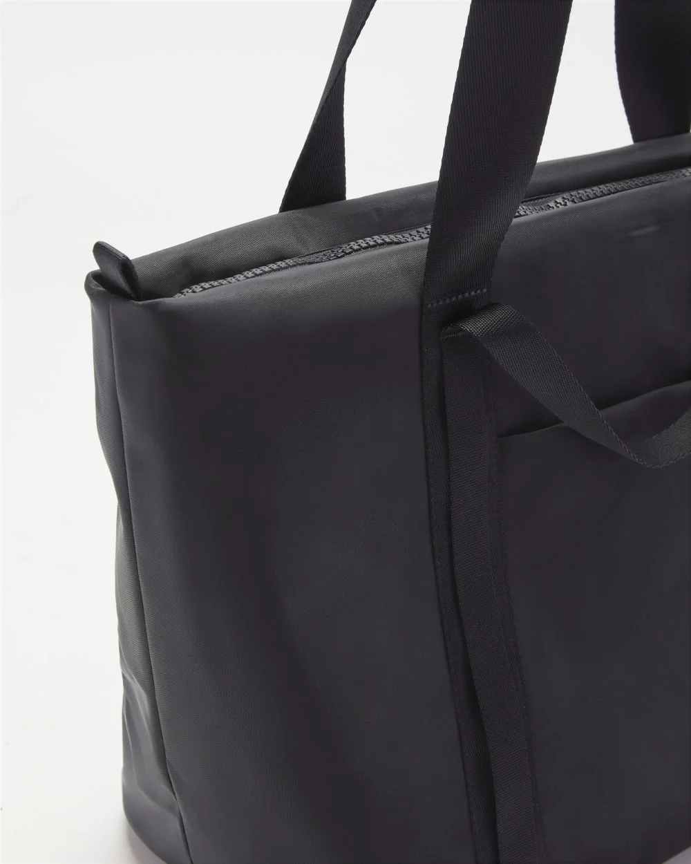 The Recycled Nylon Tote | Black (4)