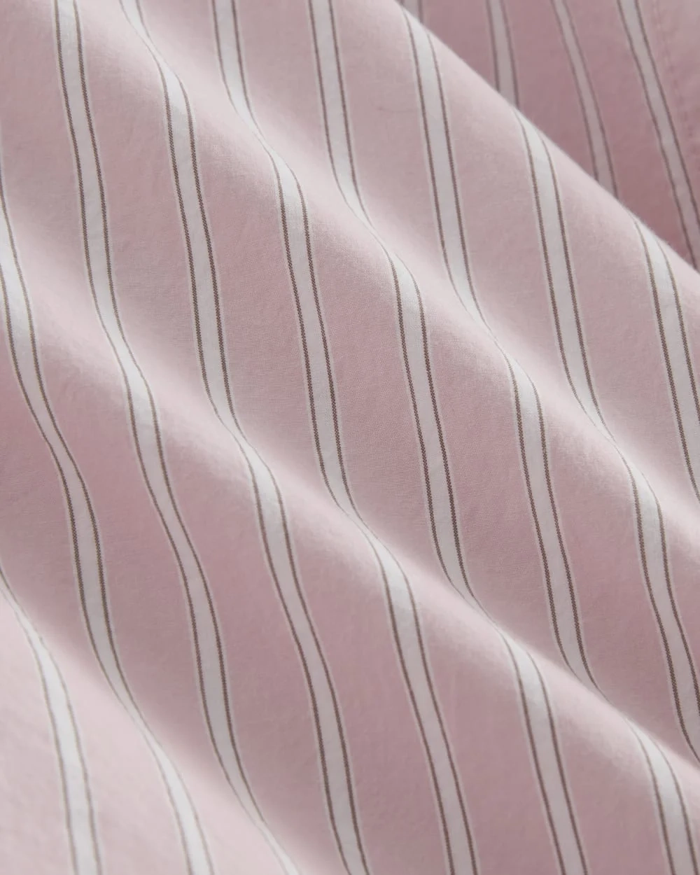 The Boyfriend Shirt in Ultrasoft Cotton | Pink / White (2)