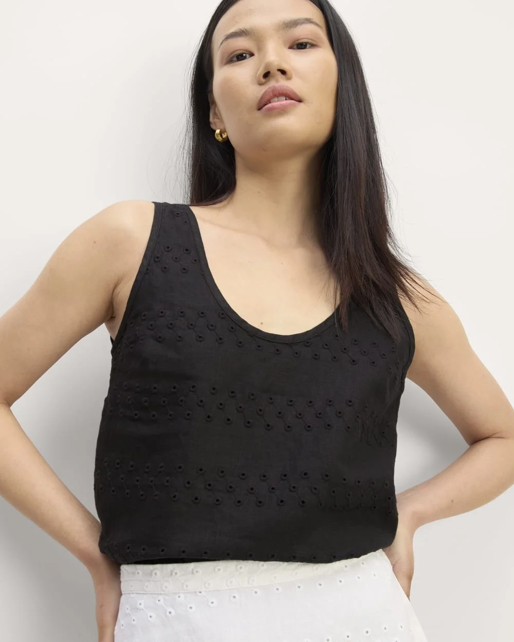 The Linen Eyelet Scoop-Neck Tank | Black Eyelet (5)