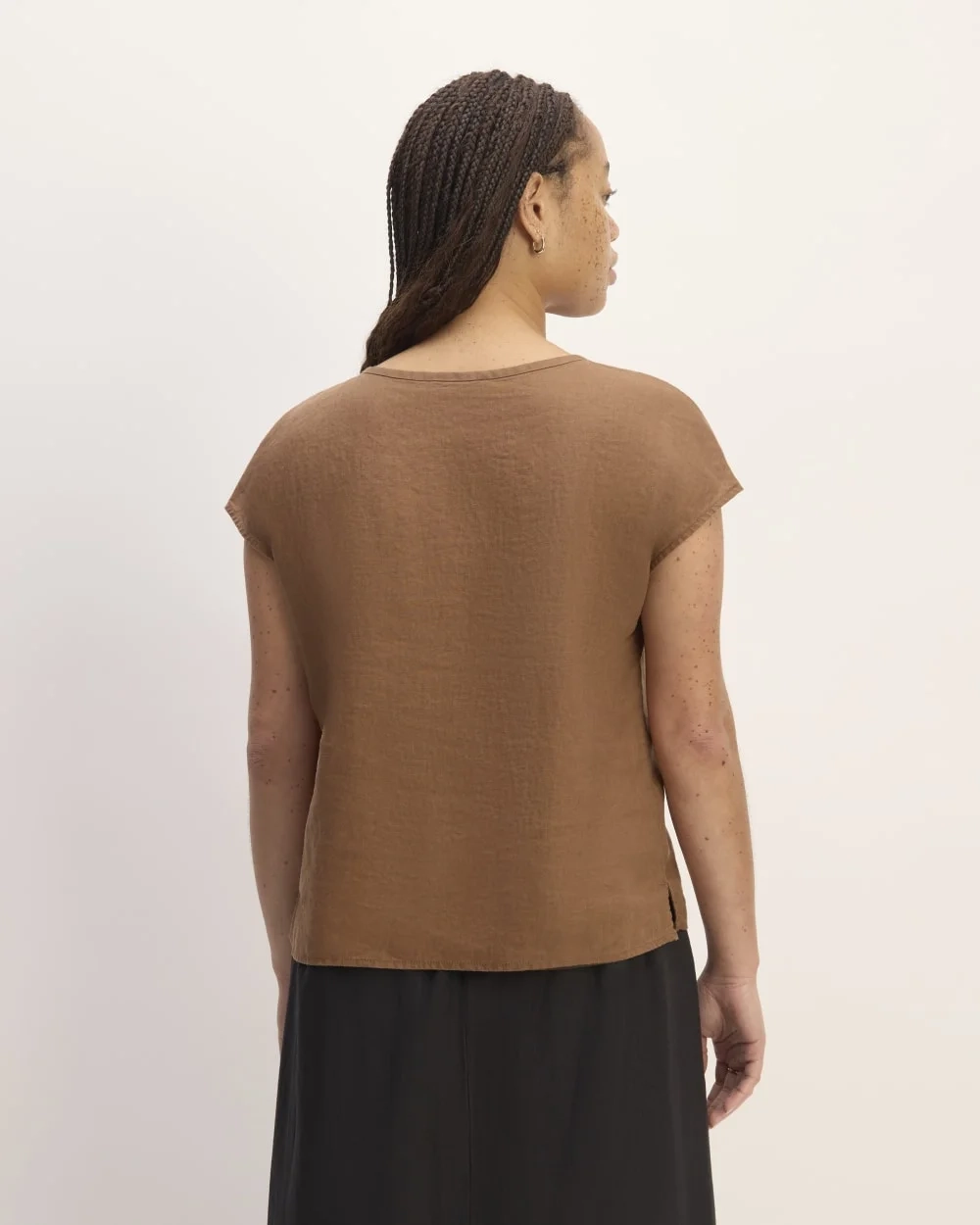 The Muscle Top in Linen | Carob Brown (4)