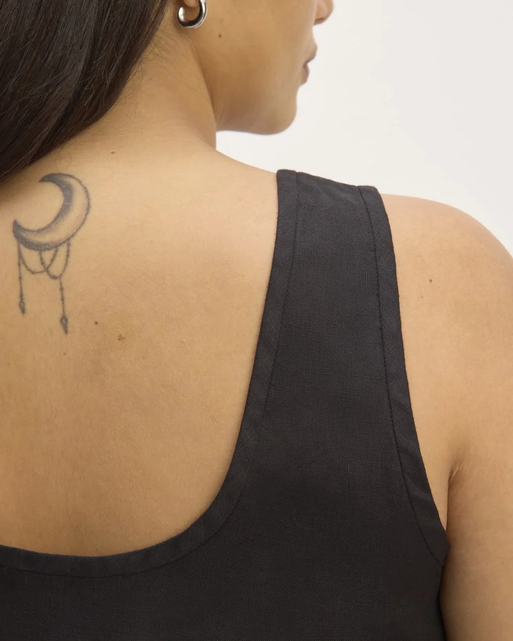 The Scoop Tank in Linen | Black (4)