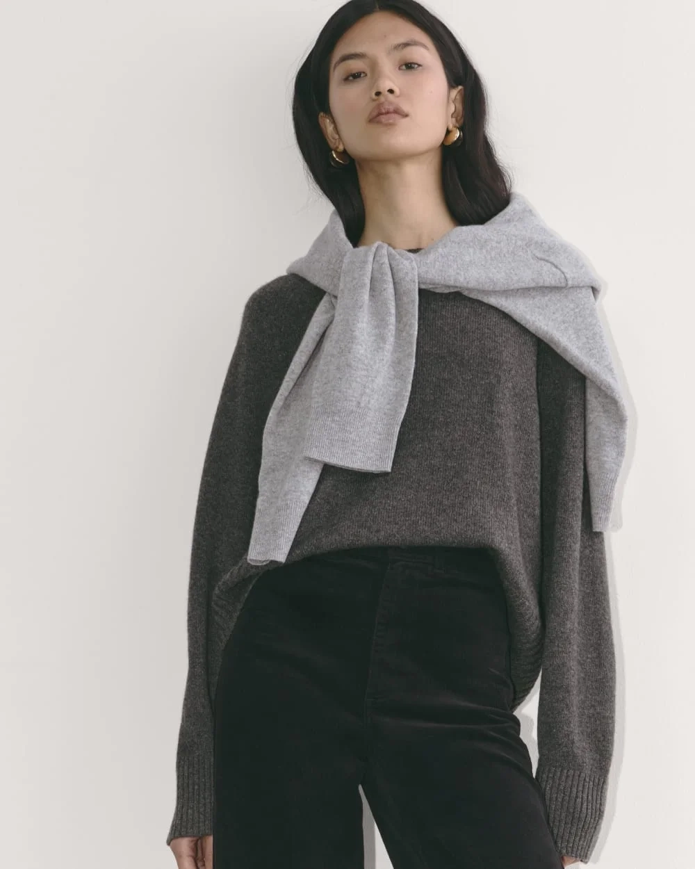 The Boxy Crew in Cashmere | Heather Charcoal (3)