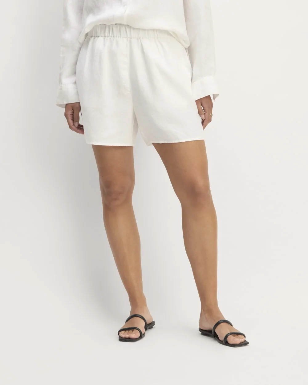 The Linen Easy Short | White (5)
