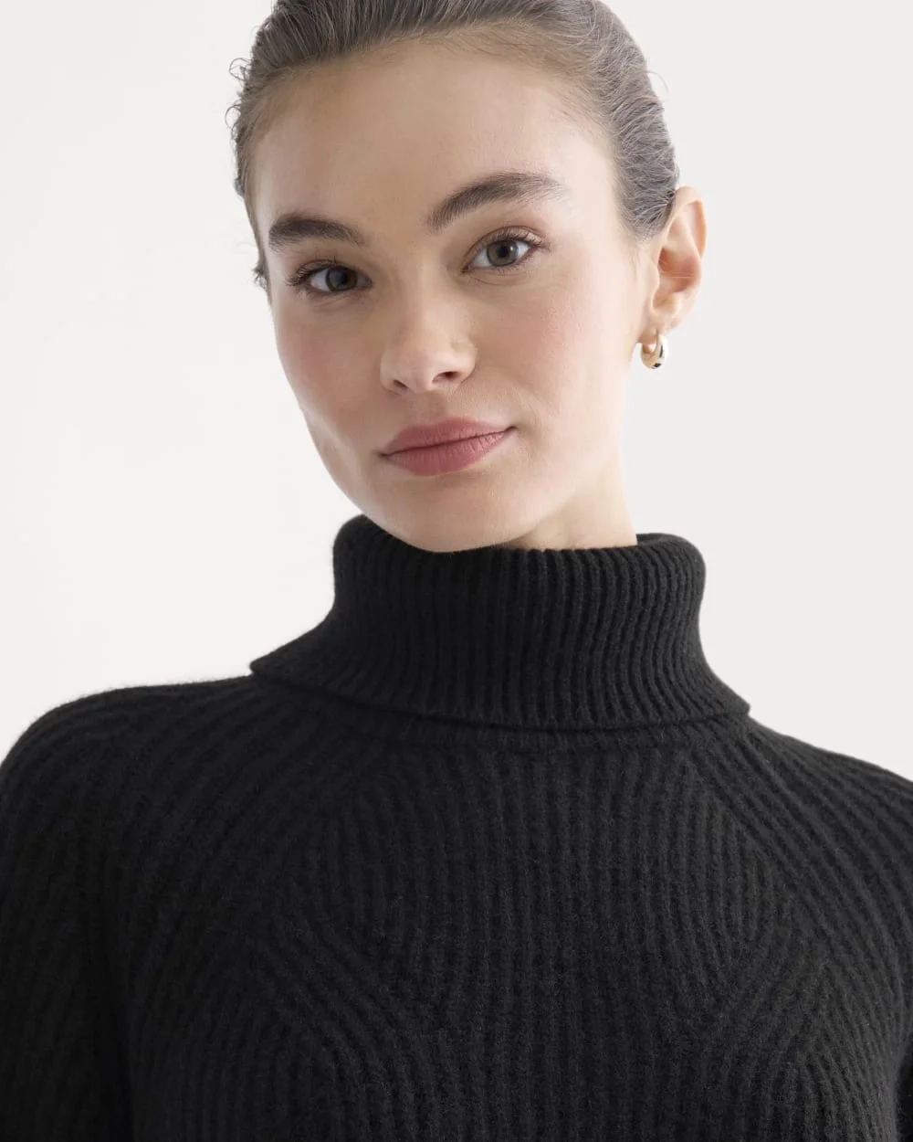 Cocoon Turtleneck in Wool Cashmere | Black (4)